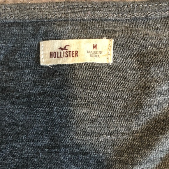 ⭐️ Free Add-On ⭐️ Hollister Cold Shoulder Top - Picture 4 of 10